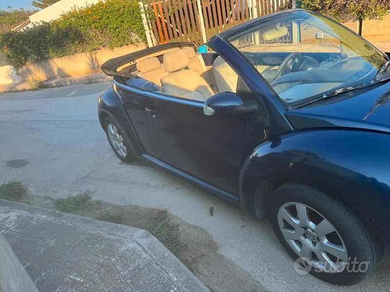 Usata VW Beetle Cabriolet 2004 Blu Cabrio