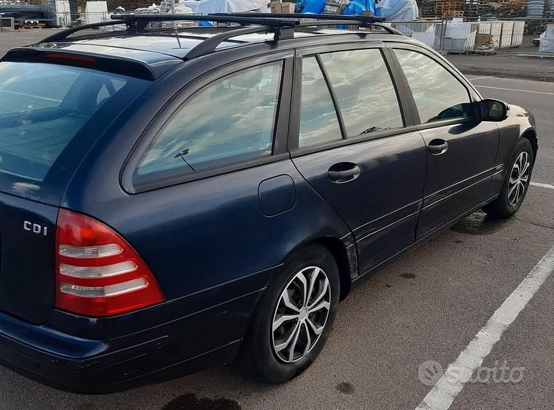 Usata Mercedes C200 Elegance 116 CV (85 kW) 2002 Lilla Station wagon
