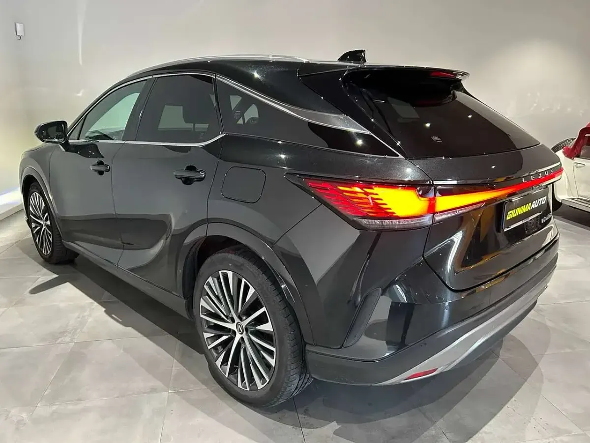 Usata Lexus RX450h Luxury Line 185 CV (136 kW) 2023 Nero SUV