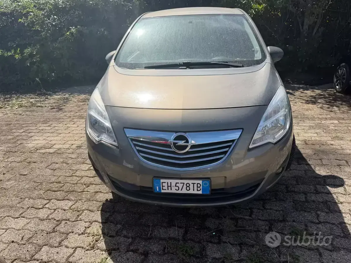 Usata Opel Meriva Cosmo 140 CV (102 kW) 2011 Grigio Monovolume