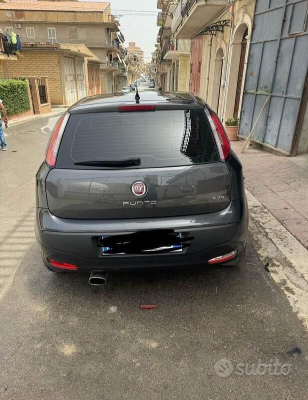 Usata Fiat Punto Evo 85 CV (62 kW) 2011 Grigio Utilitaria