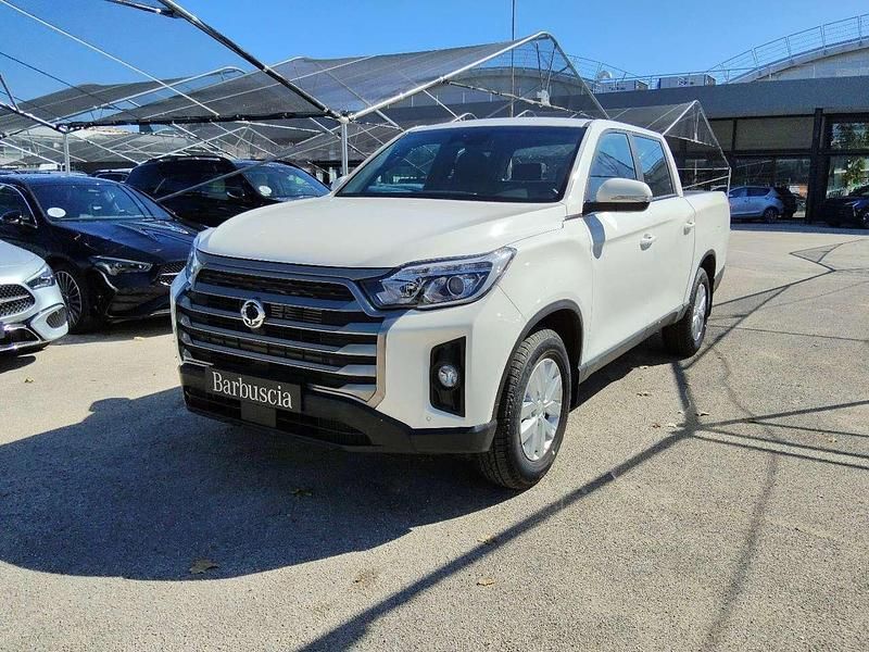 Grigio Nuova 2025 Ssangyong (KGM) Rexton SUV | 37.040 € - Immagine 1/4