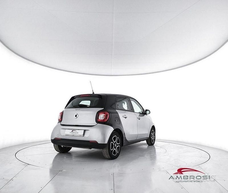 Usata Smart ForFour Passion 71 CV (52 kW) 2018 Grigio Utilitaria