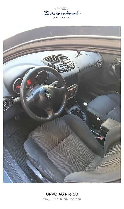 Usata Alfa Romeo 147 Distinctive 116 CV (85 kW) 2003 Utilitaria