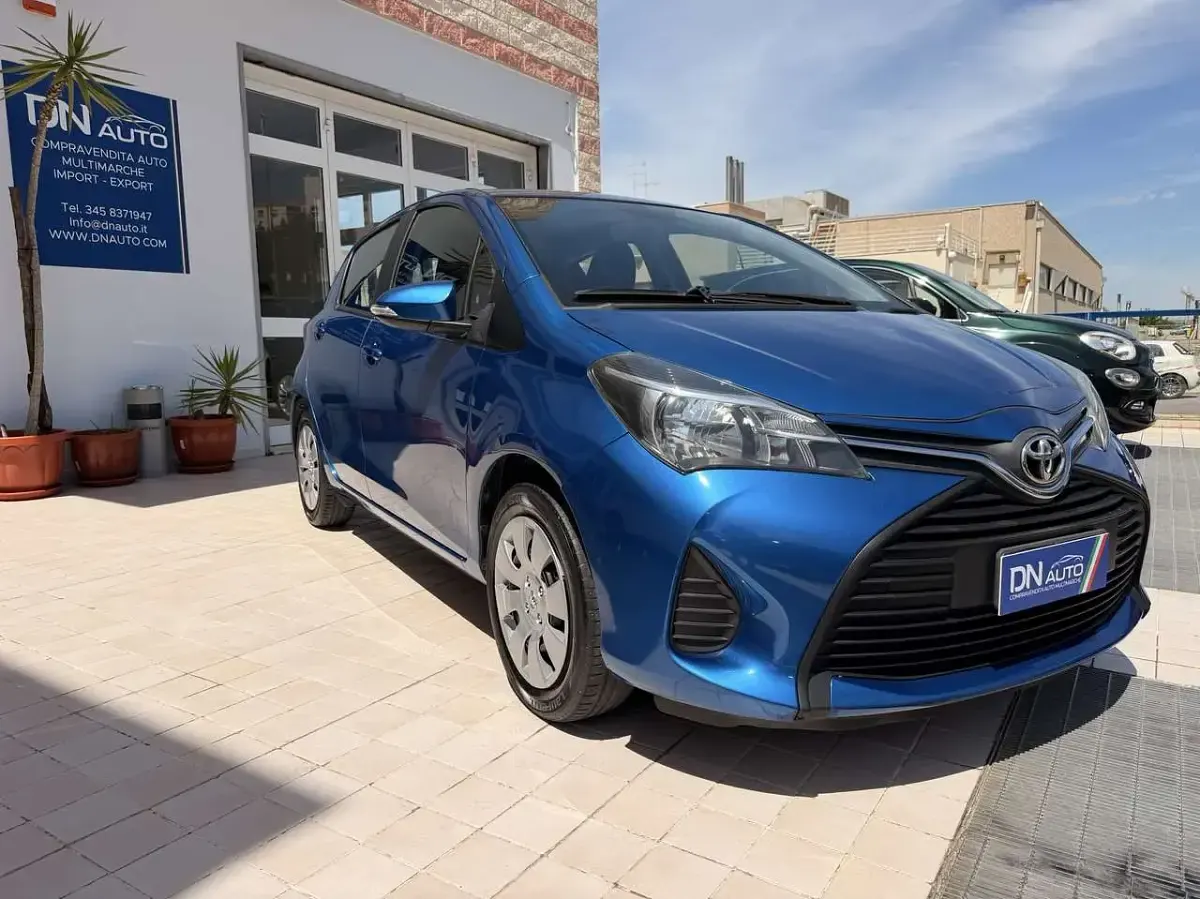 Begagnad Toyota Yaris Cool 69 HK (50 kW) 2015 Blå Halvkombi