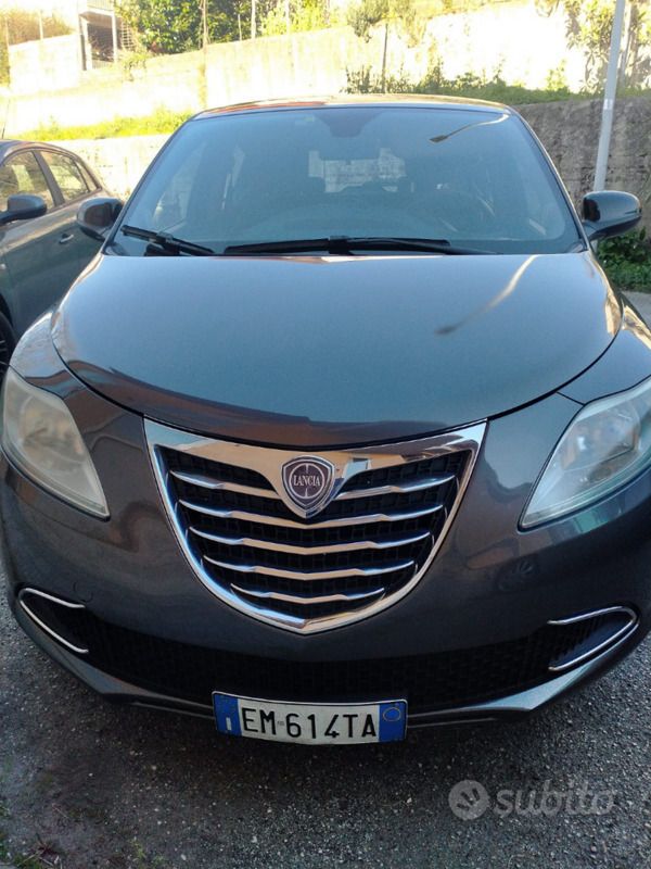 Grigio Usata 2012 Lancia Ypsilon Due volumi | 4800 € - Immagine 1/4