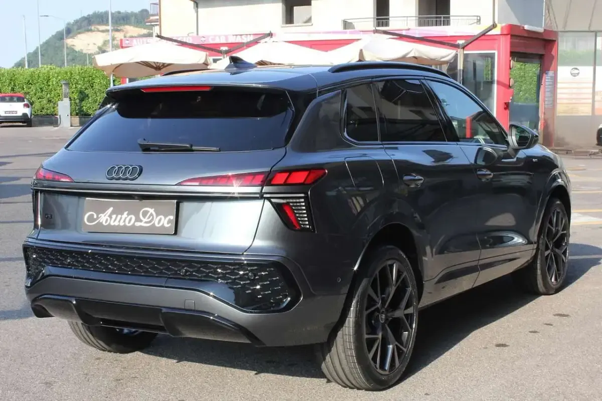 Nuova Audi Q3 S-Line 150 CV (110 kW) 2026 Grigio SUV