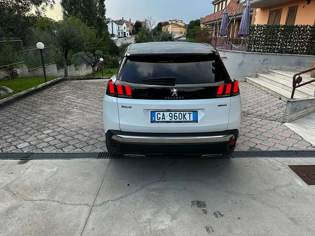 Usata Peugeot 3008 GT-line 131 CV (96 kW) 2020 Bianco SUV