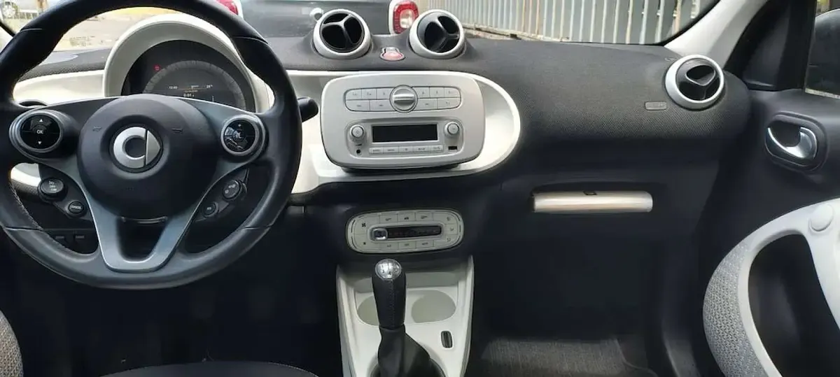 Usata Smart ForFour 71 CV (52 kW) 2015 Nero Utilitaria