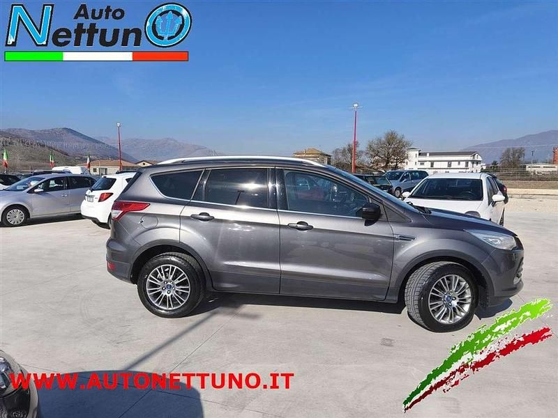 Usata Ford Kuga 140 CV (102 kW) 2013 Grigio SUV