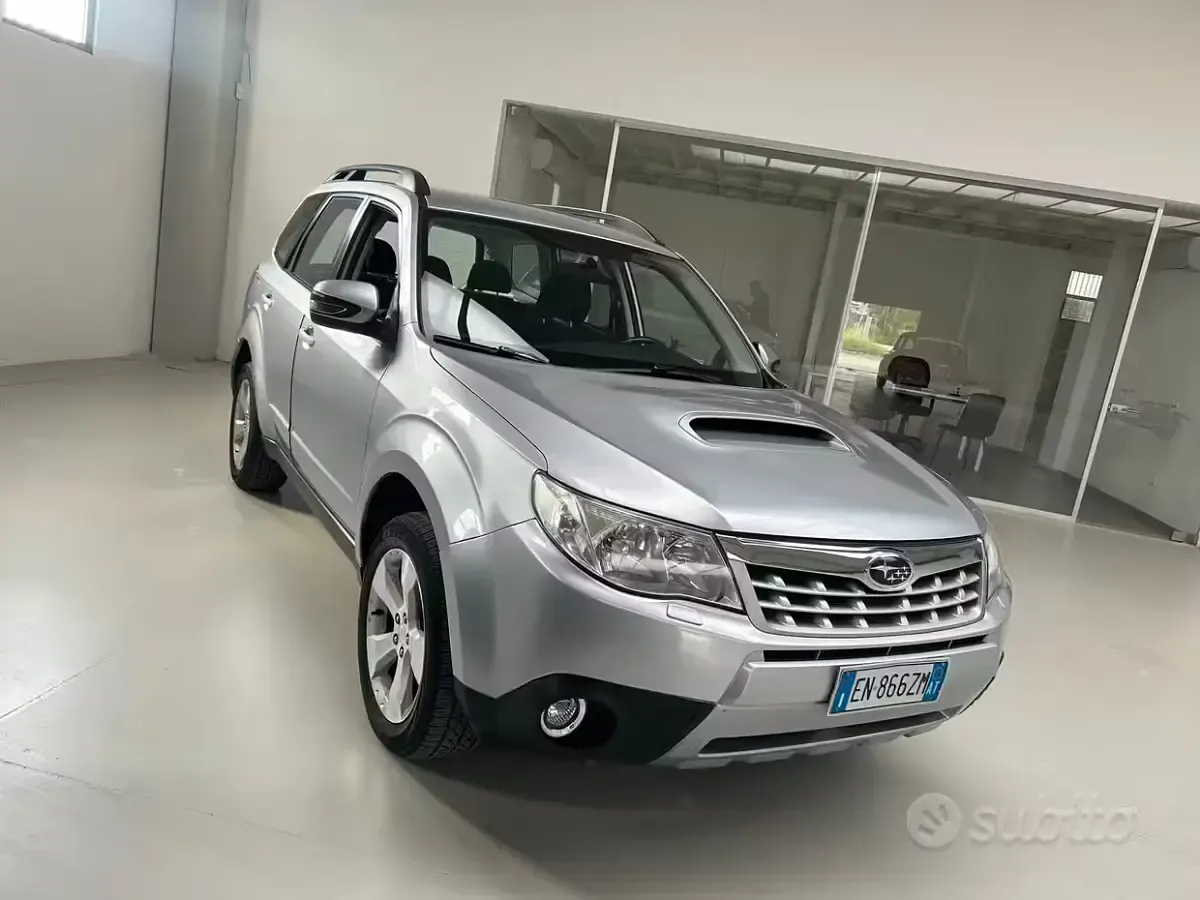 Usata Subaru Forester Trend 147 CV (108 kW) 2012 Grigio SUV