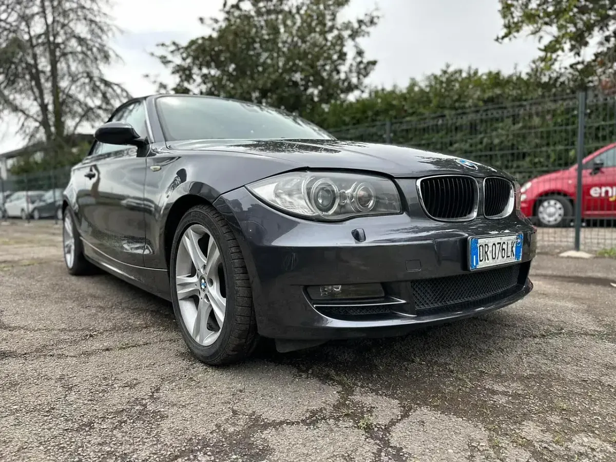 Usata BMW 120 176 CV (129 kW) 2008 Grigio Utilitaria