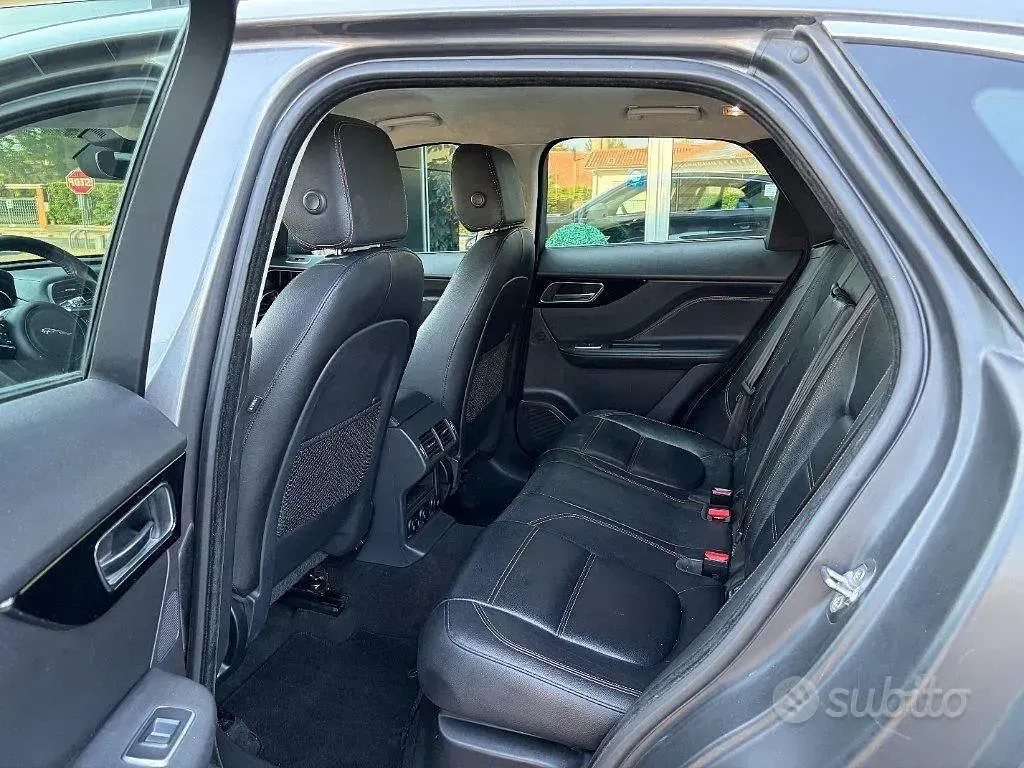 Usata Jaguar F-Pace Prestige 179 CV (131 kW) 2019 Grigio SUV