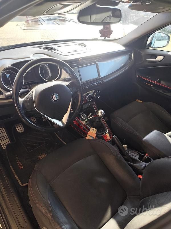Usata Alfa Romeo Giulietta Distinctive 170 CV (125 kW) 2010 Nero Utilitaria