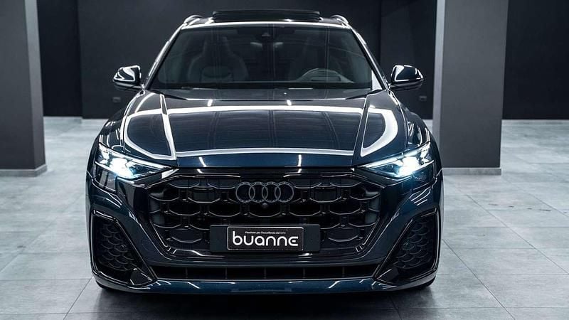 Usata Audi Q8 S-Line 286 CV (210 kW) 2024 Blu ascari metallizzato SUV
