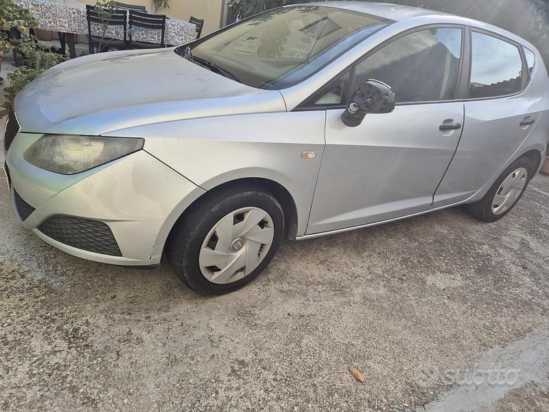 Usata Seat Ibiza 60 CV (44 kW) 2011 Grigio Berlina