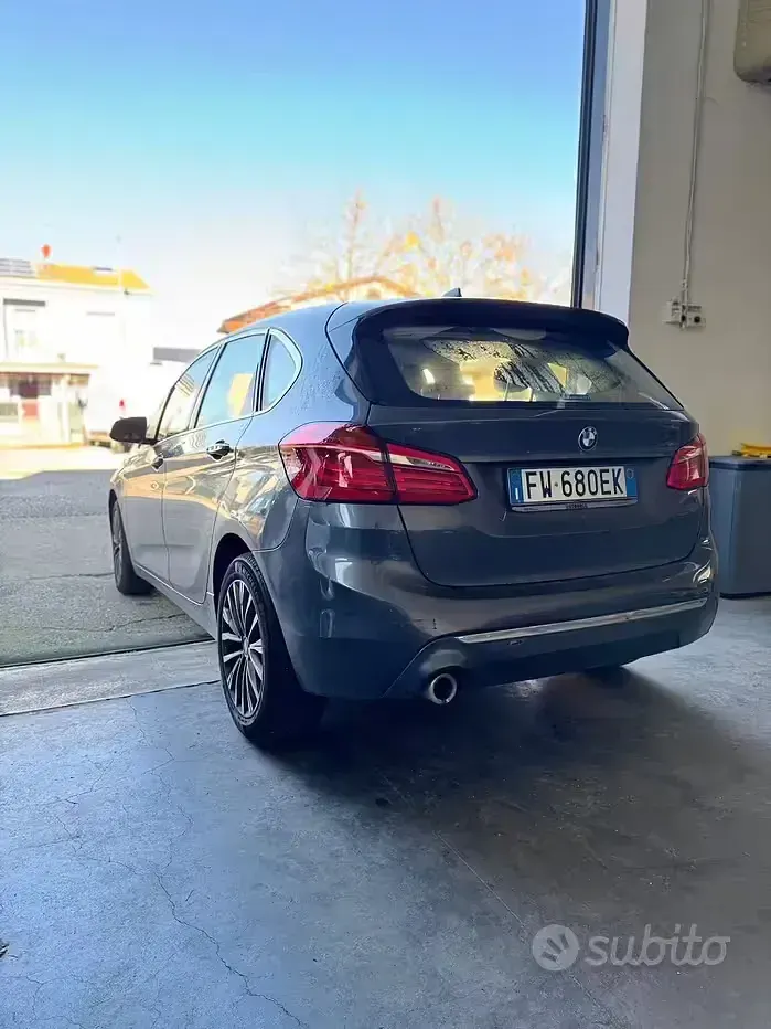 Usata BMW 216 Active Tourer Luxury Line 116 CV (85 kW) 2019 Grigio Monovolume
