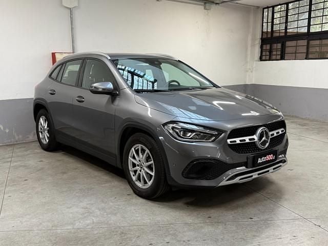 Usata Mercedes GLA200 Business 163 CV (119 kW) 2021 Grigio SUV