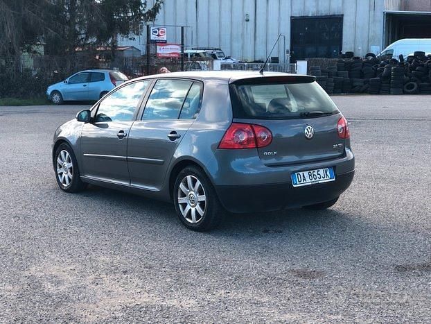 Usata VW Golf IV Sportline 93 CV (68 kW) 2006 Grigio Berlina