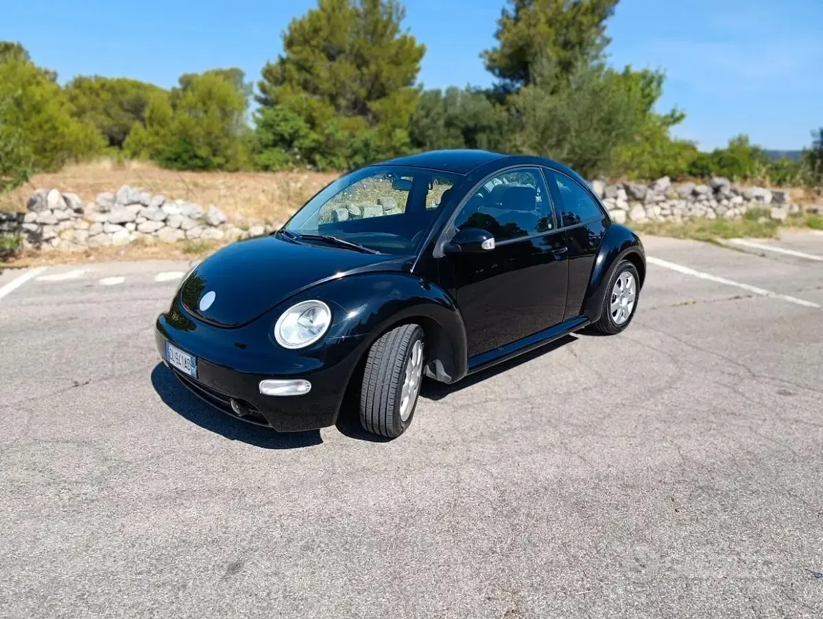 Usata VW New Beetle 101 CV (74 kW) 2004 Nero Utilitaria