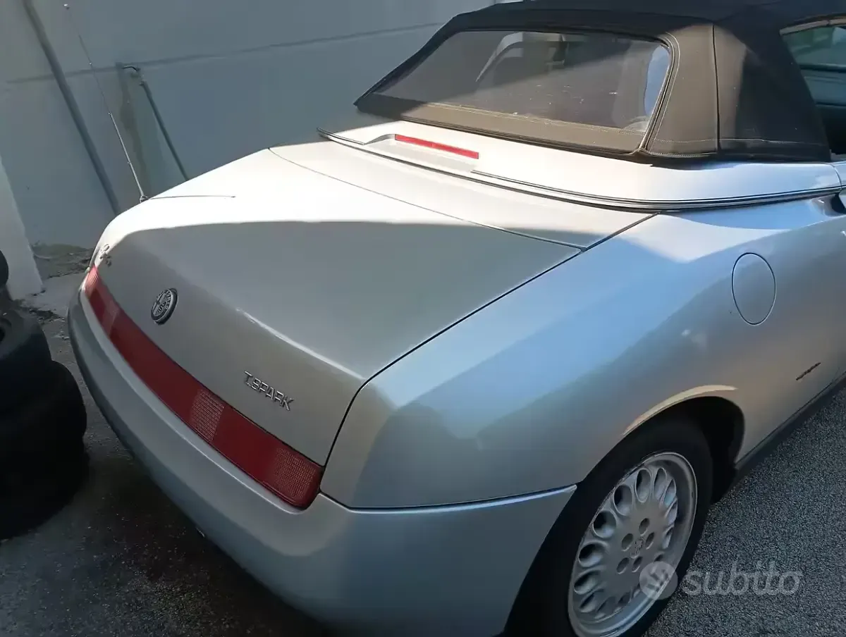Usata Alfa Romeo 2000 150 CV (110 kW) 1997 Grigio Cabrio