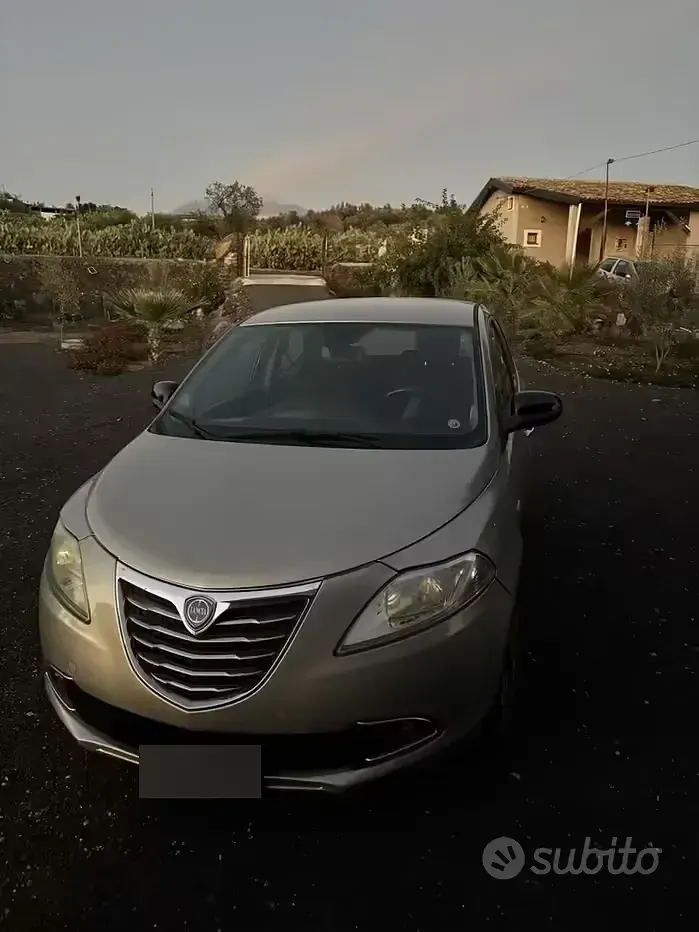 Gebraucht Lancia Ypsilon 75 PS (55 kW) 2011 Kleinwagen