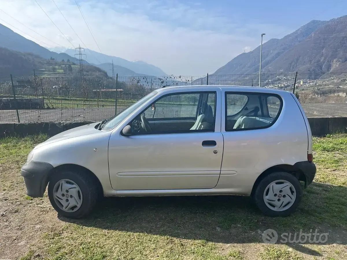 Usata Fiat 600 54 CV (39 kW) 2009 Grigio Utilitaria