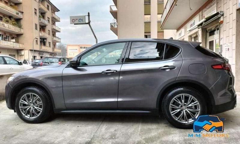 Usata Alfa Romeo Stelvio 209 CV (153 kW) 2018 Grigio SUV