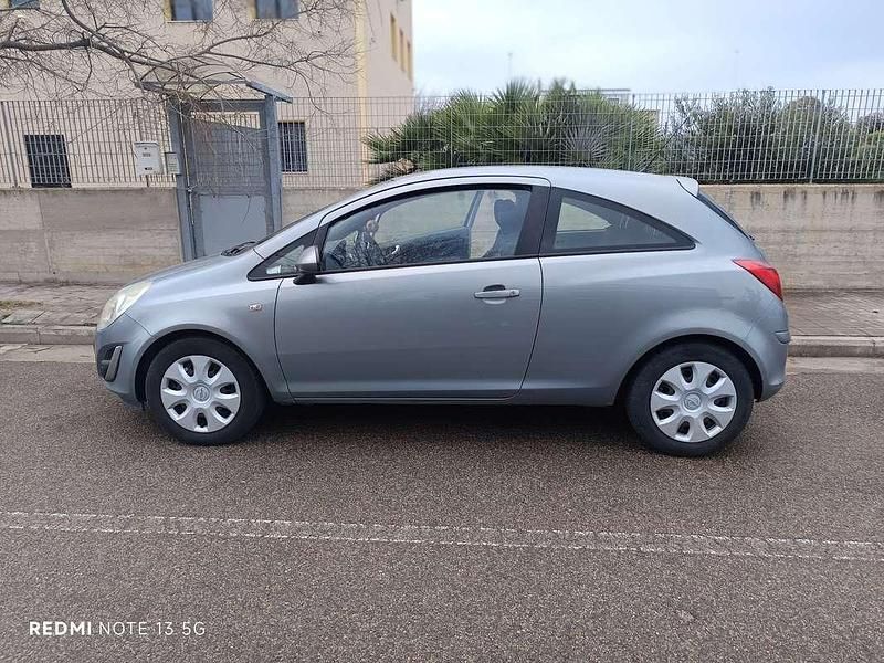 Usata Opel Corsa Edition 86 CV (63 kW) 2013 Utilitaria