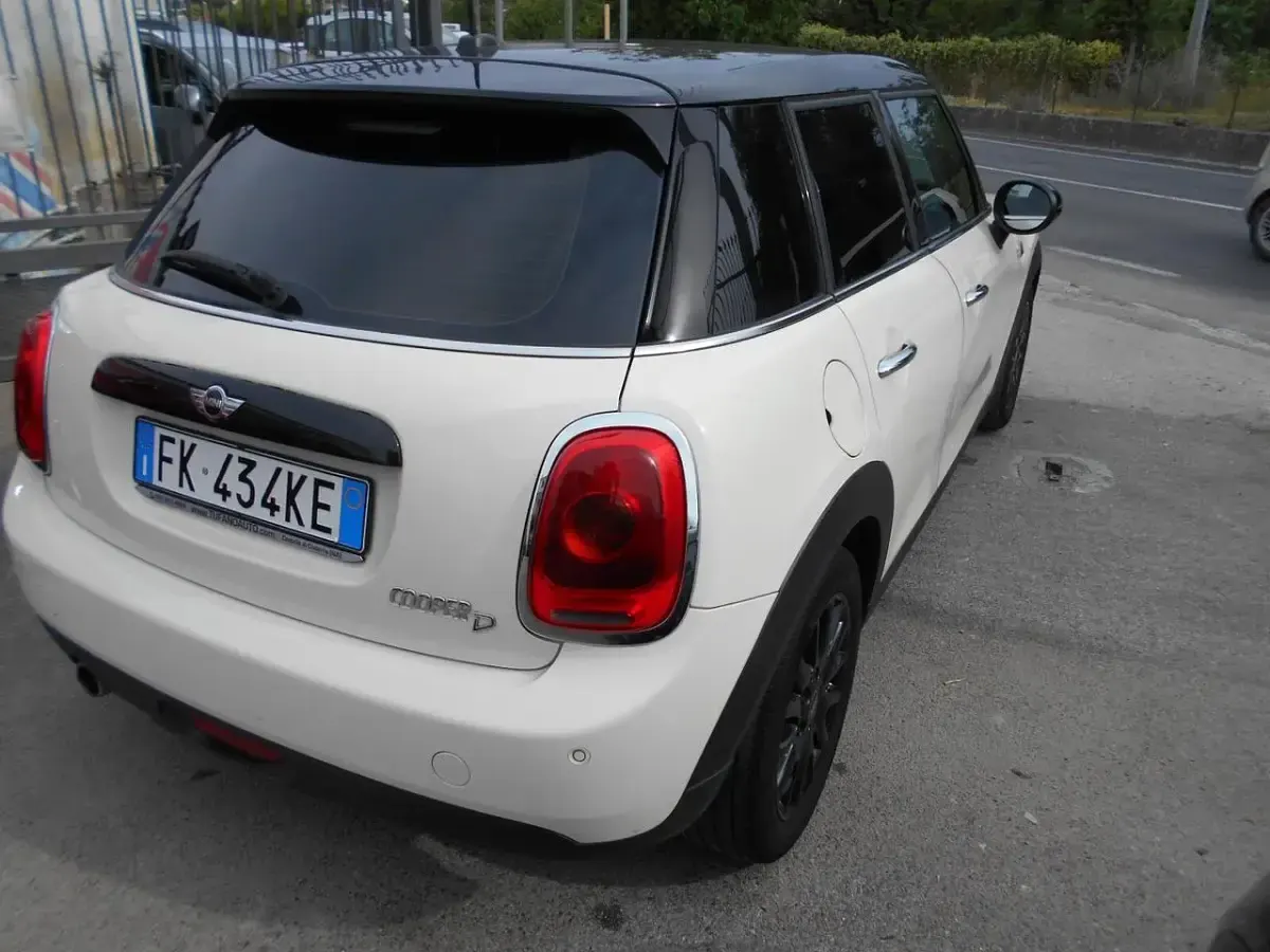 Usata Mini One D 116 CV (85 kW) 2017 Beige Utilitaria