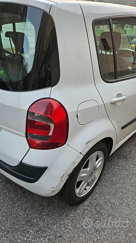 Usata Renault Modus Dynamique 75 CV (55 kW) 2010 Bianco Monovolume