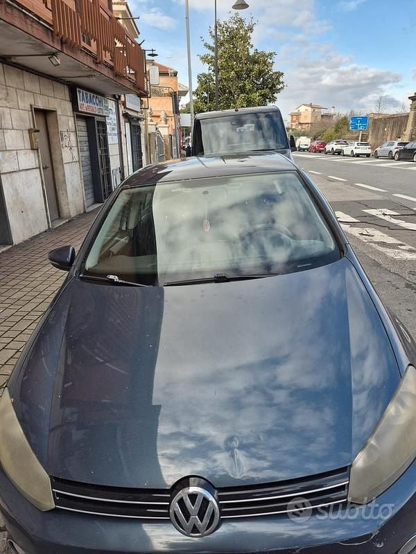 Grigio Usata 2011 VW Golf Tre volumi | 2490 € (Super prezzo) - Immagine 1/4
