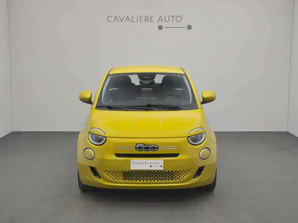 Nuova Fiat 500 65 CV (47 kW) 2026 Oro Utilitaria