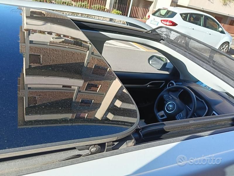 Usata MG ZS 112 CV (82 kW) 2024 Bianco SUV