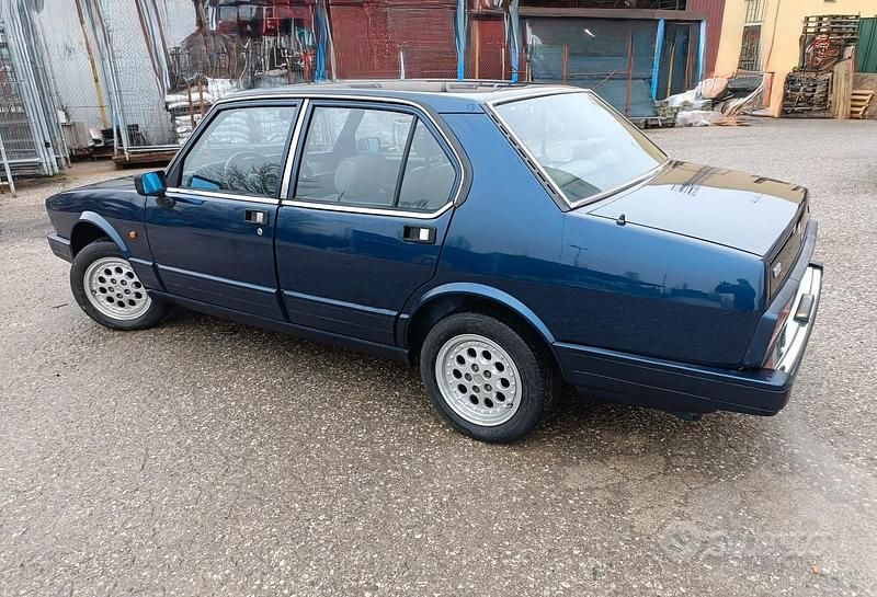 Usata Alfa Romeo Alfetta 130 CV (95 kW) 1984 Blu Berlina