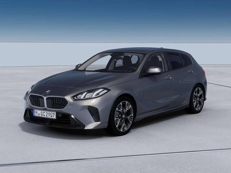 Skyscraper grey Nuova 2025 BMW 120 M Sport Due volumi | 35.700 € (Ottimo prezzo) - Immagine 1/4