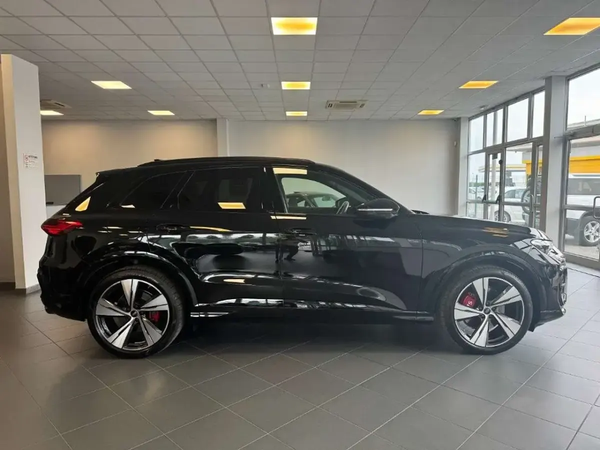 Usata Audi SQ5 Ambiente 367 CV (269 kW) 2025 Nero SUV