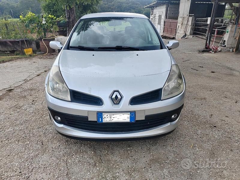 Usata Renault Clio III 85 CV (62 kW) 2007 Grigio Utilitaria