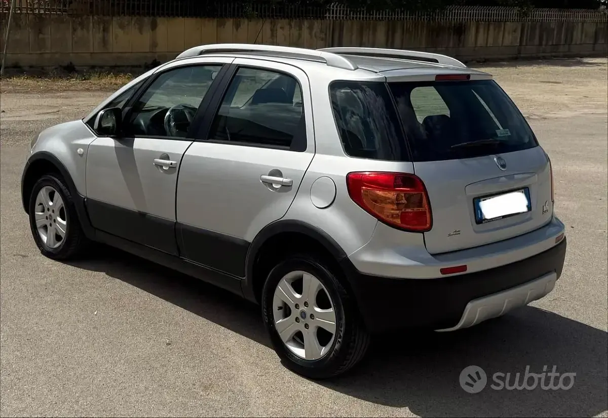 Usata Fiat Sedici 107 CV (78 kW) 2008 Grigio SUV