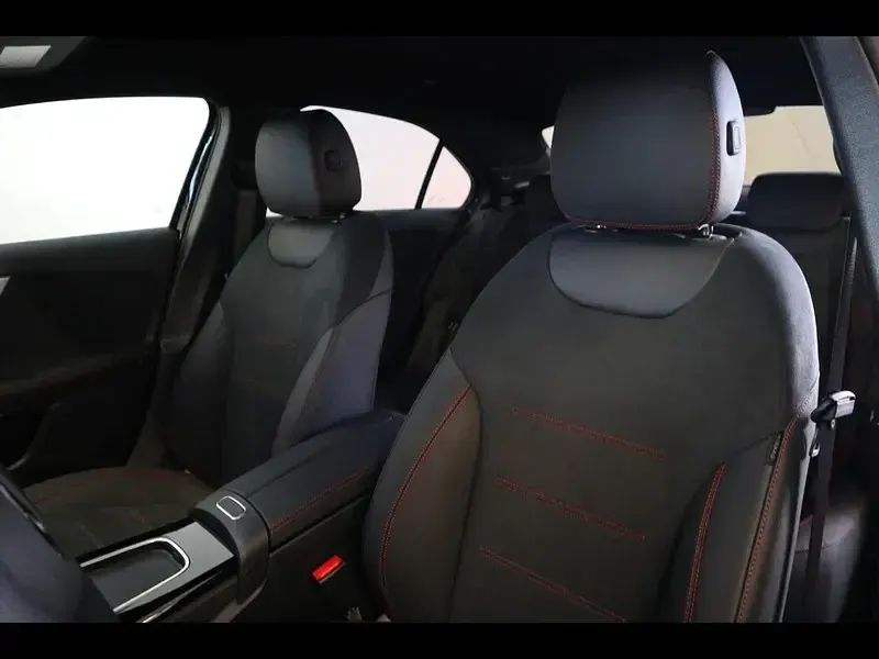 Usata Mercedes A180 Advanced Plus 116 CV (85 kW) 2025 Nero Berlina