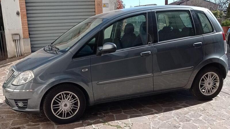 Usato 2010 Lancia Musa Diesel (5.500 €)