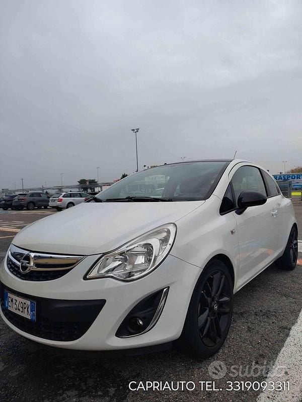Usata Opel Corsa 101 CV (74 kW) 2012 Bianco Utilitaria