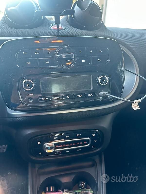 Usata Smart ForFour Electric Drive Passion 41 kW (56 CV) 2019 Nero Utilitaria