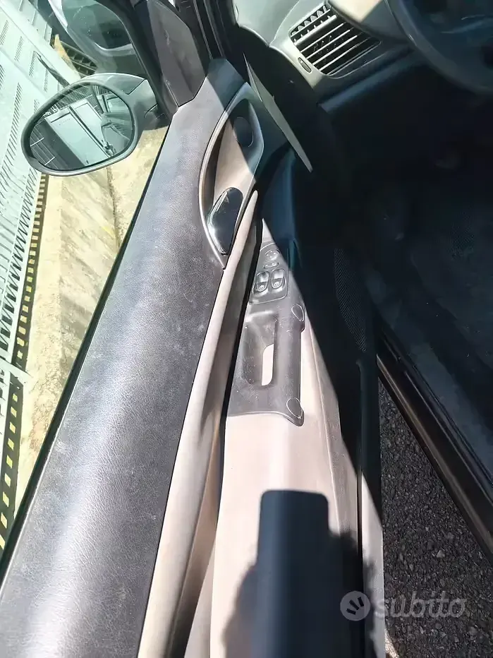 Usata Lancia Ypsilon 2002 Utilitaria