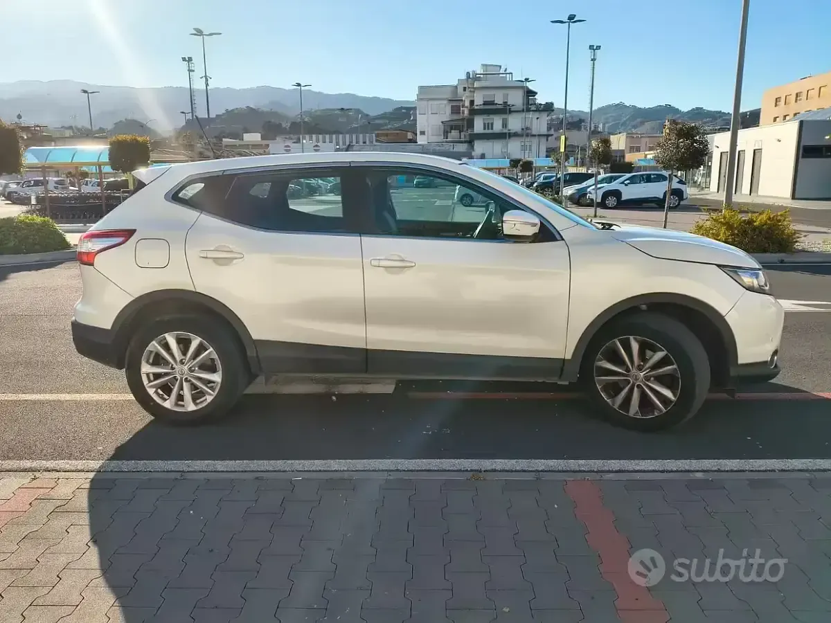 Usata Nissan Qashqai Acenta 110 CV (80 kW) 2014 Bianco SUV