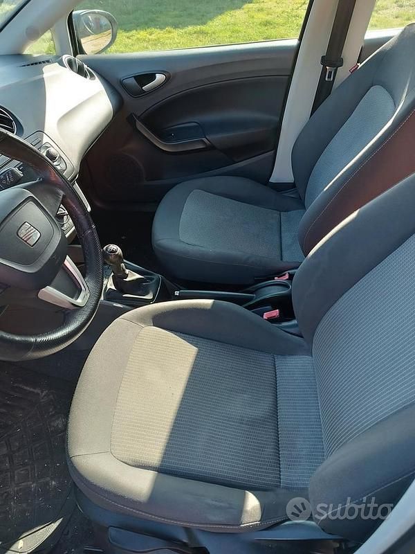 Usata Seat Ibiza Style 75 CV (55 kW) 2012 Grigio Utilitaria