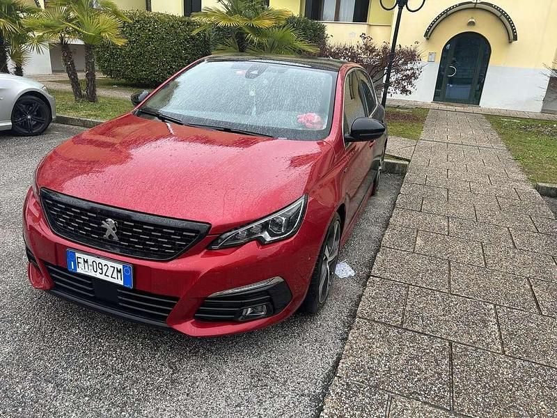 Rosso Usata 2018 Peugeot 308 GT Tre volumi | 12.500 € (Buon prezzo) - Immagine 1/4