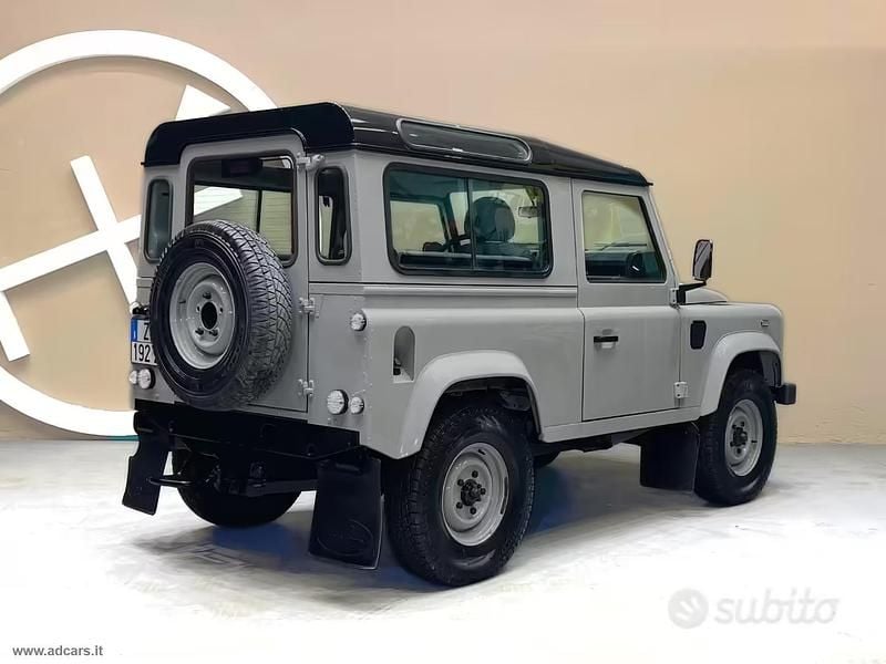 Usata Land Rover Defender 122 CV (89 kW) 2014 Grigio Station wagon