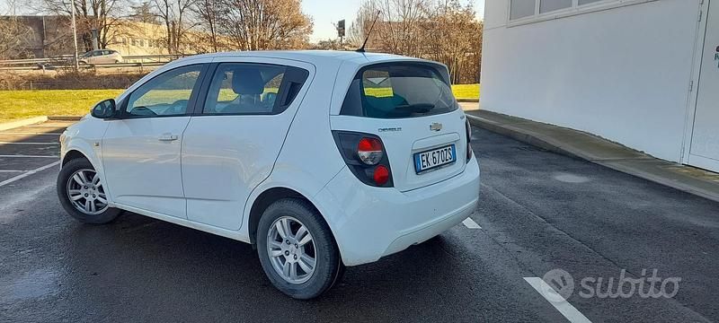 Usata Chevrolet Aveo 86 CV (63 kW) 2012 Bianco Berlina