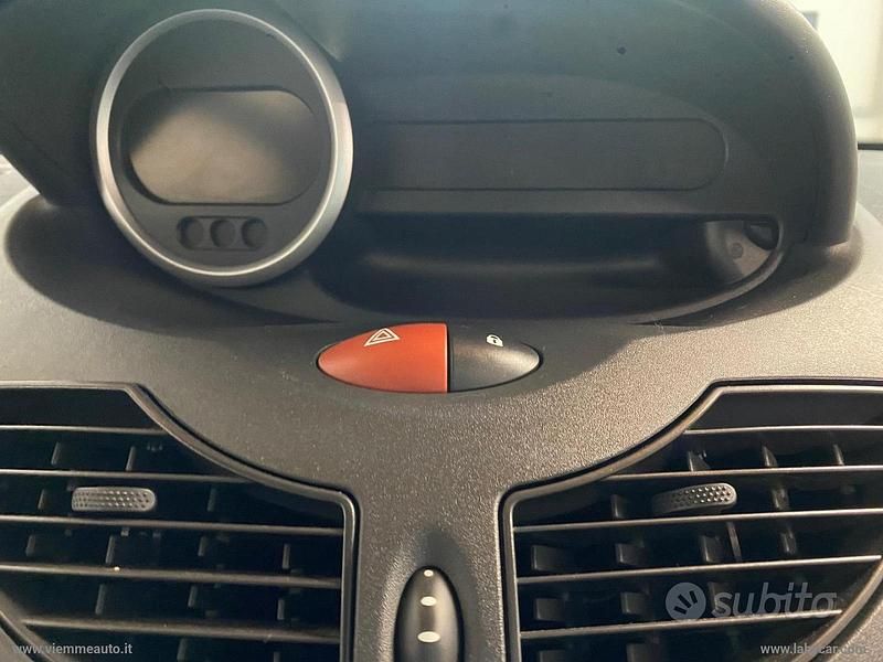 Usata Renault Twingo 75 CV (55 kW) 2011 Beige Utilitaria